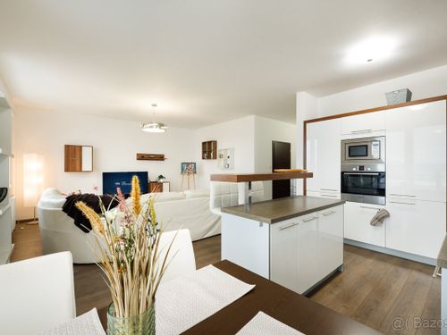 ✨ SKVELÝ Byt v Banskej Bystrici s Úžasným Výhľadom! 🏡